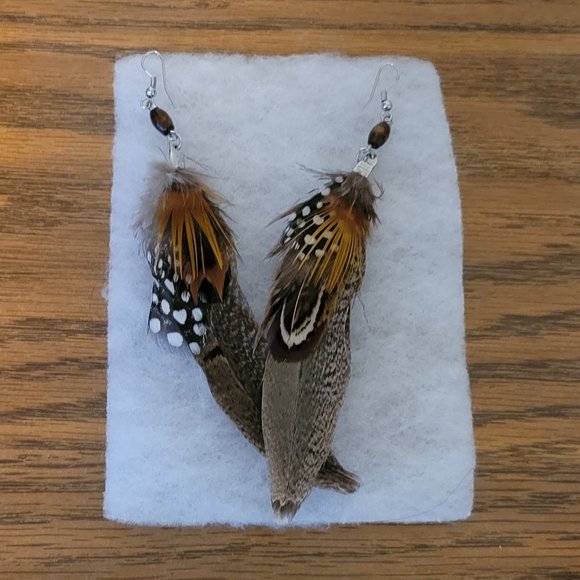 ❣️HP❣️ Feathered natural/tan earrings. Never Worn! - Picture 1 of 3